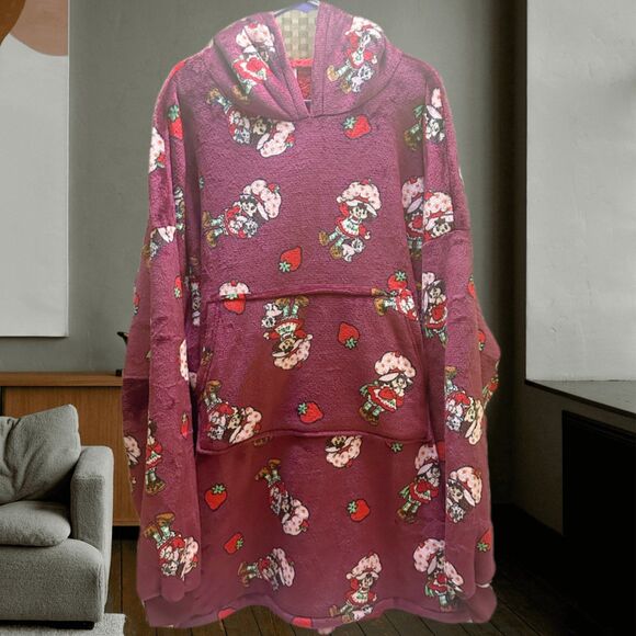 Strawberry Shortcake Women’s Burgundy -Pink Poncho Sherpa S/M - Picture 1 of 11